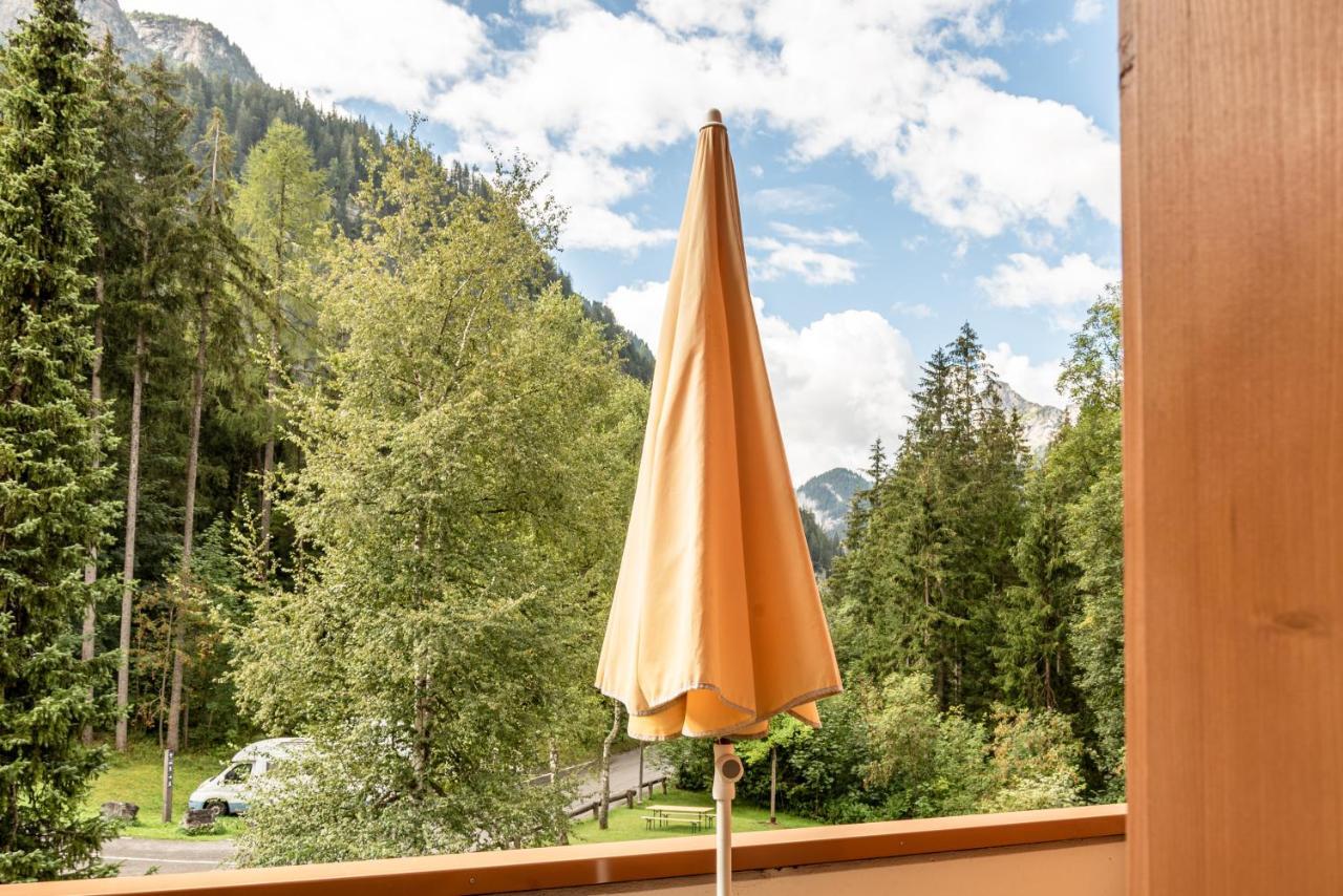 Typically Swiss Hotel Ermitage Kandersteg Exterior foto